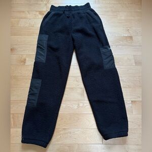 alo yoga micro sherpa HR joggers
